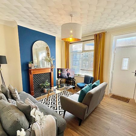 ברנסלי Summer Lane House-3 Bedrooms-Close To M1-Longer Stay-Free Parking מראה חיצוני תמונה