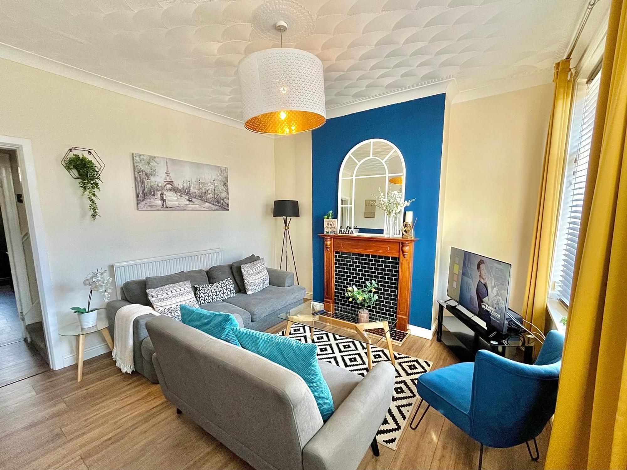ברנסלי Summer Lane House-3 Bedrooms-Close To M1-Longer Stay-Free Parking מראה חיצוני תמונה
