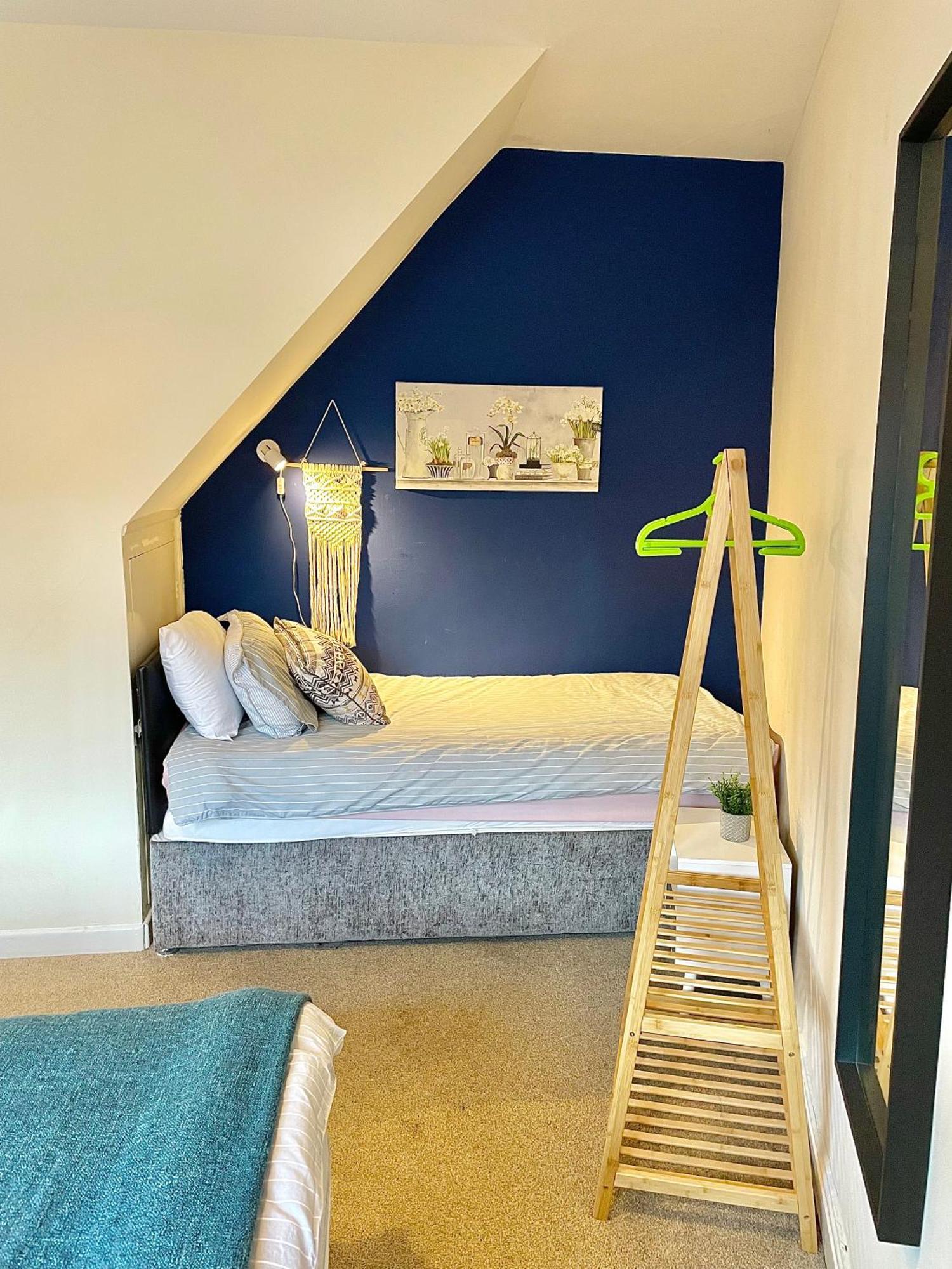 ברנסלי Summer Lane House-3 Bedrooms-Close To M1-Longer Stay-Free Parking מראה חיצוני תמונה